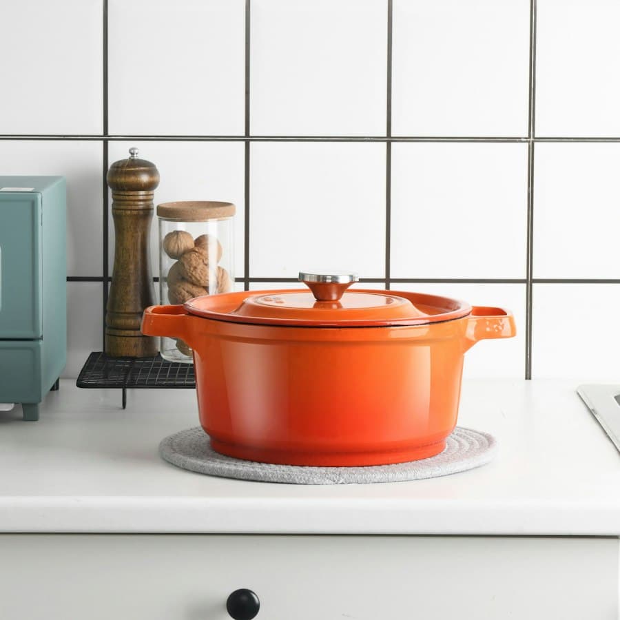 Enamelled White Frying Pan 37